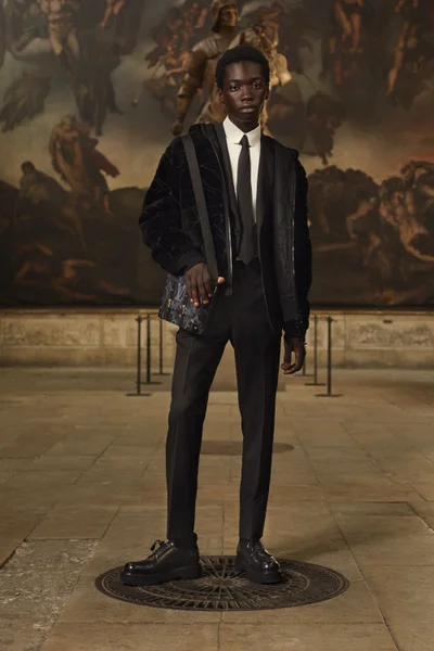 Look 11